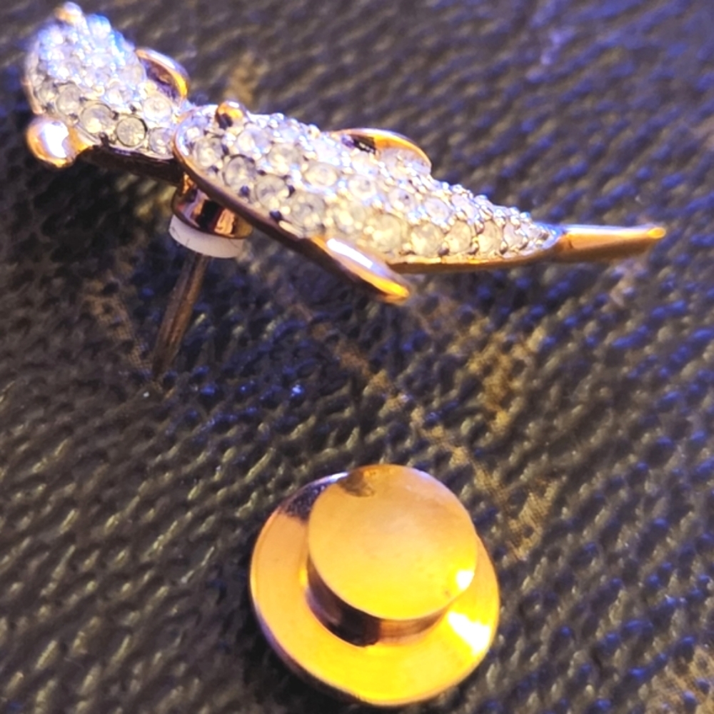 SWAROVSKI Double Dolphins Glitzy Tac Pin Sealife Flipper Rhinestones Gold Brooch - Picture 11 of 13